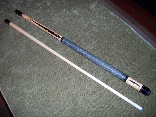 Olivier 2
This is the first Custom cue I ever owned