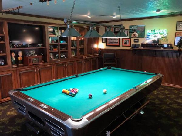 Pool room4