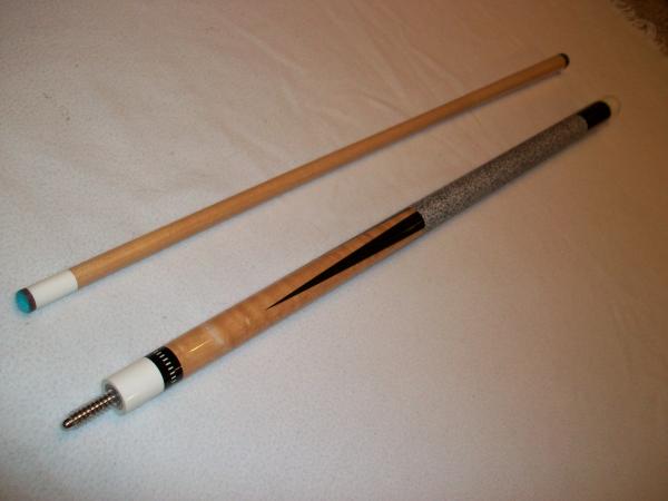 Rahz 2
This is my Jerry Rauenzahn Cue.
As soon as I'm done with my Pul Rum Proj, I'm going to  special order a new 1.