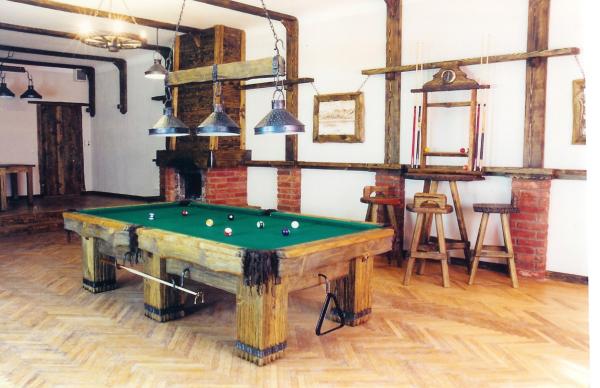 Rustic Log 'Grizzly' model