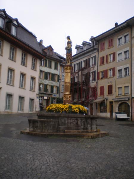 Some over 400 years old houses and one of our nices and very old fountains in "the very old part of" Biel